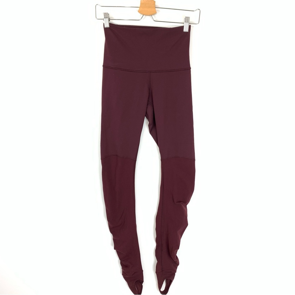 Lululemon Wunder Under Pant With Stirrups in
Bordeaux Drama Size 4